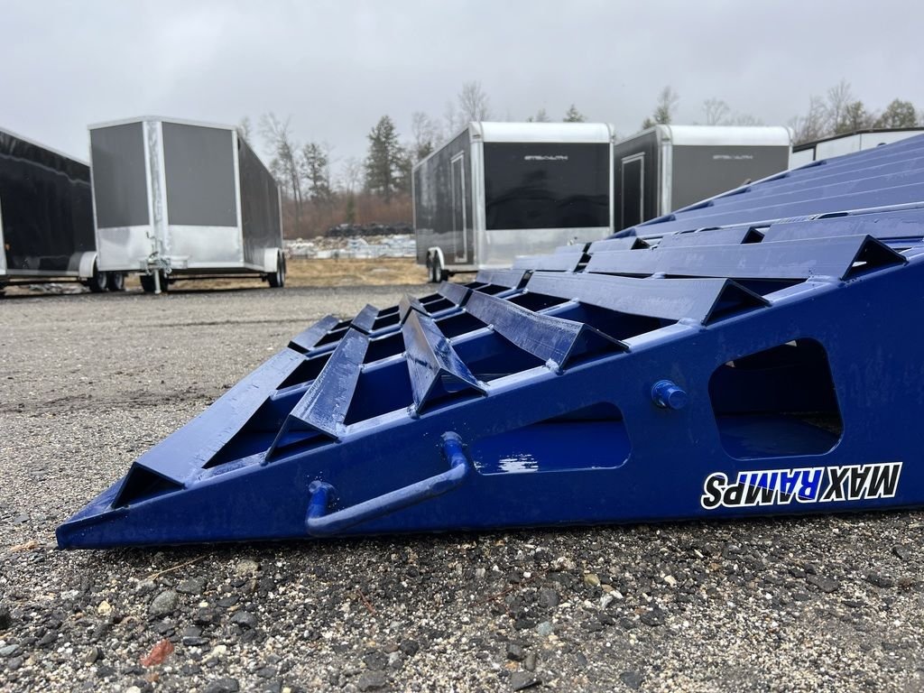 2022 Diamond C 7×24 20K Low Profile Equipment Trailer w/Max Ramps - Image 4