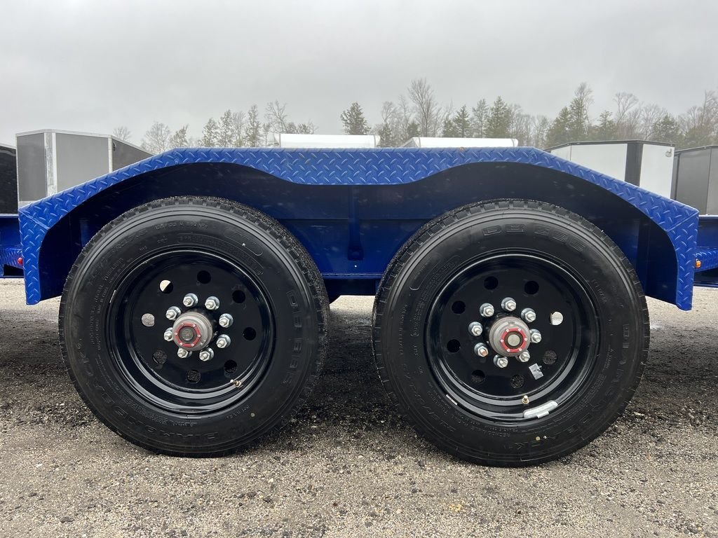 2022 Diamond C 7×24 20K Low Profile Equipment Trailer w/Max Ramps - Image 2